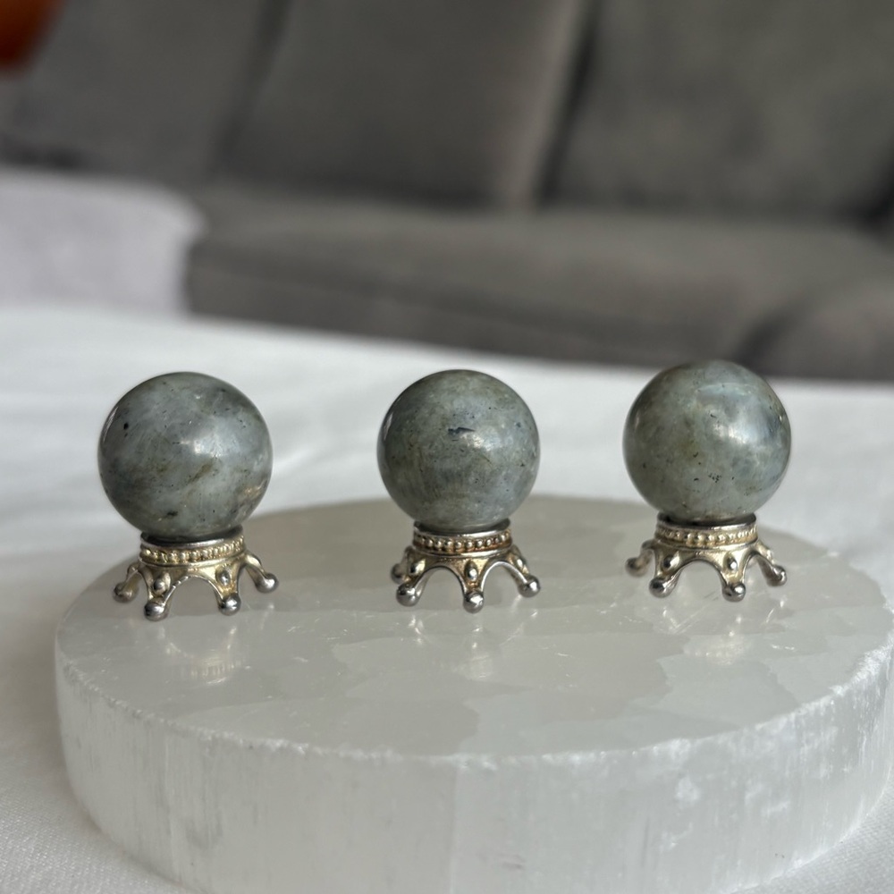 Mini labradorite sphere bundle